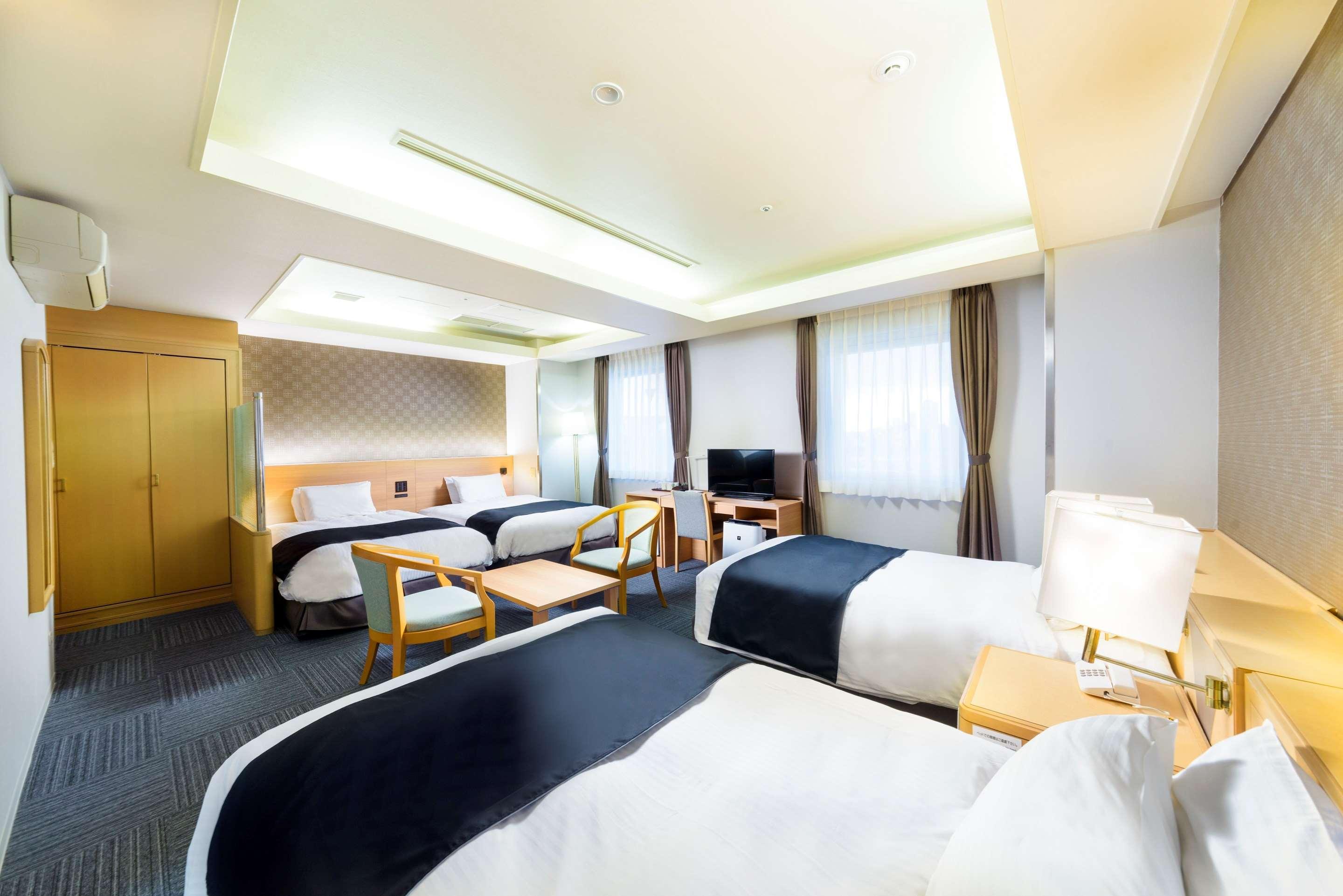 Surestay Plus Hotel By Best Western Shin-Osaka Exterior foto
